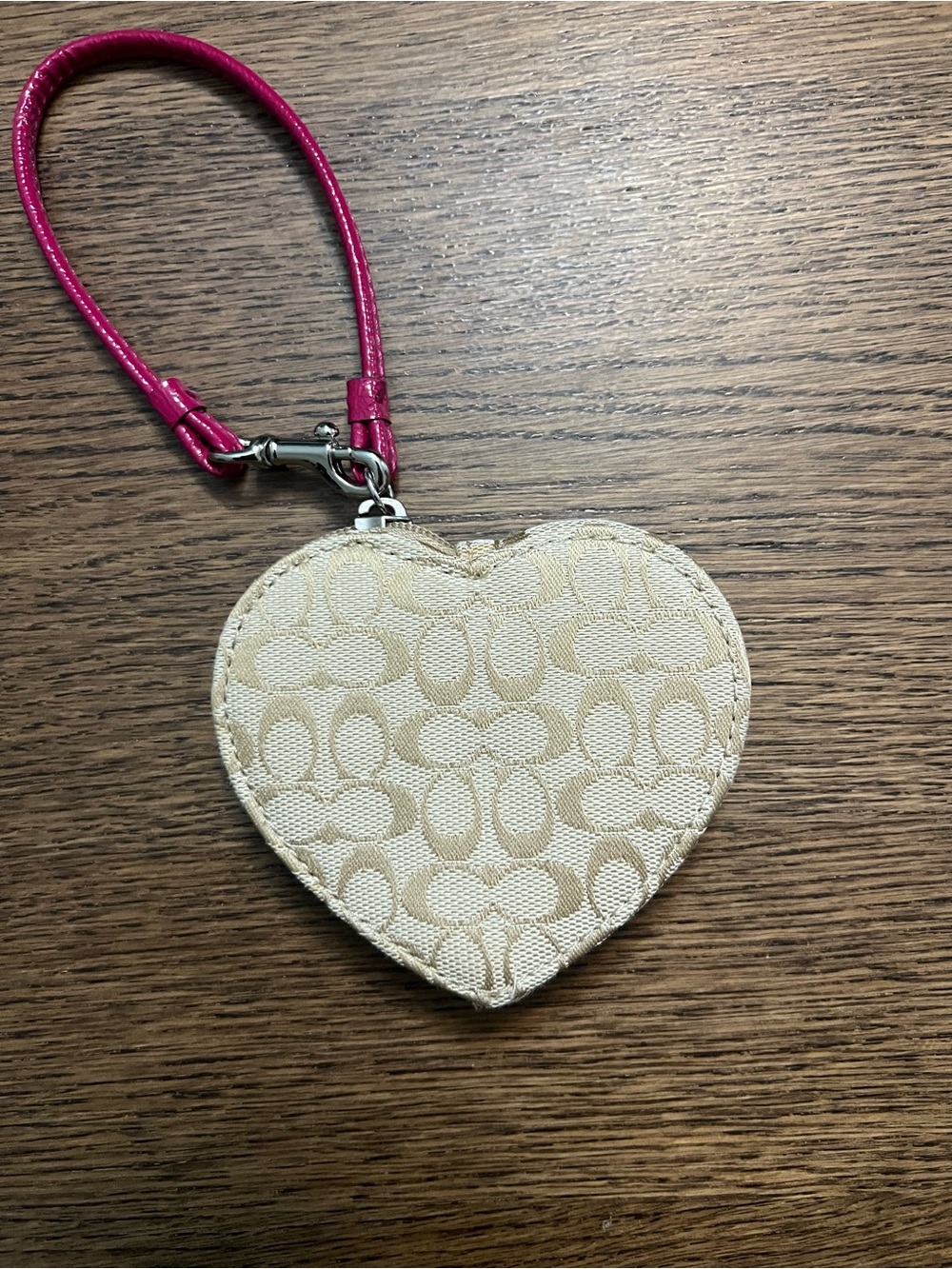 Vintage Coach Signature Heart Shaped Wristlet Limited Edition Beige Pink Y2K - Picture 2 of 9